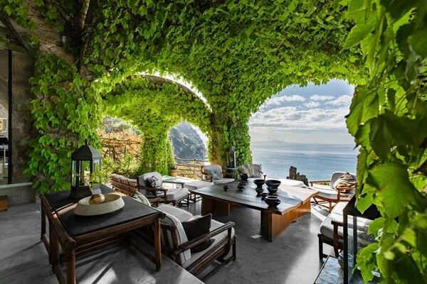 luxury villa rental